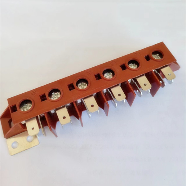 Hur löser uttagslådor med hög densitet installationsutmaningar med begränsad utrymme?